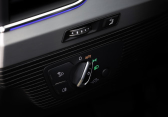 Подержанный автомобиль Audi Q7 2016 года (16 фото)