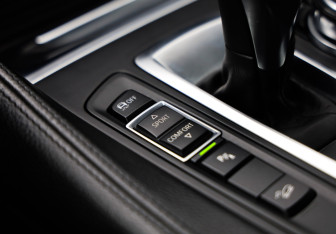 Подержанный автомобиль BMW X6 2016 года (20 фото)