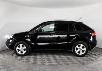 Подержанный автомобиль Renault Koleos 2008 года (8 фото)