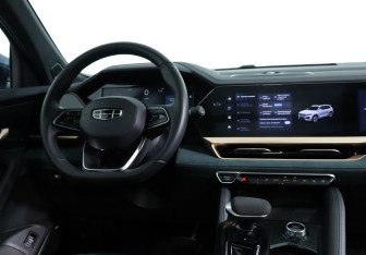 Подержанный автомобиль Geely Monjaro 2023 года (13 фото)