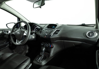 Подержанный автомобиль Ford Fiesta Hatchback 2018 года (9 фото)