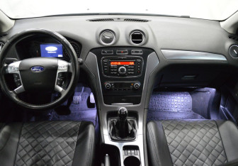 Подержанный автомобиль Ford Mondeo Sedan 2014 года (14 фото)