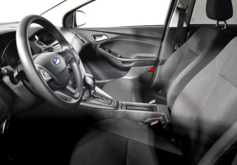 Подержанный автомобиль Ford Focus Hatchback 2019 года (10 фото)