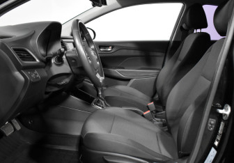 Подержанный автомобиль Hyundai Solaris Sedan 2017 года (10 фото)