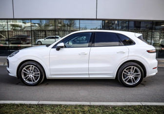Подержанный автомобиль Porsche Cayenne 2018 года (7 фото)
