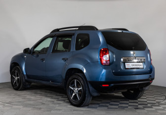 Подержанный автомобиль Renault Duster 2014 года (7 фото)