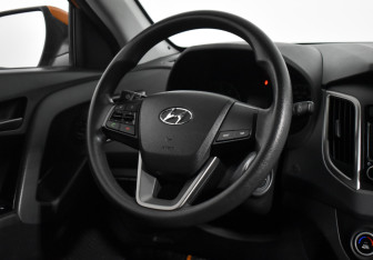 Подержанный автомобиль Hyundai Creta 2016 года (14 фото)