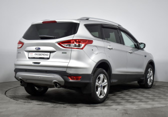 Подержанный автомобиль Ford Kuga 2013 года (5 фото)