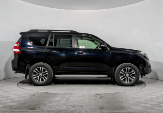 Подержанный автомобиль Toyota Land Cruiser Prado 2015 года (4 фото)