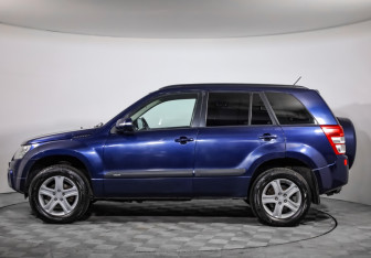Подержанный автомобиль Suzuki Grand Vitara 2010 года (8 фото)