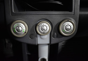 Подержанный автомобиль Mitsubishi Colt Hatchback 2008 года (14 фото)