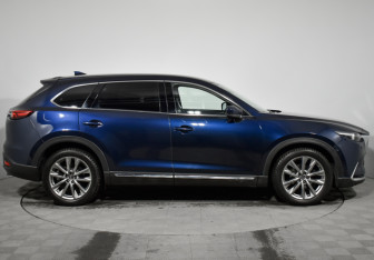 Подержанный автомобиль Mazda CX-9 2017 года (4 фото)
