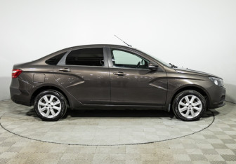 Подержанный автомобиль LADA (ВАЗ) Vesta Sedan 2022 года (4 фото)