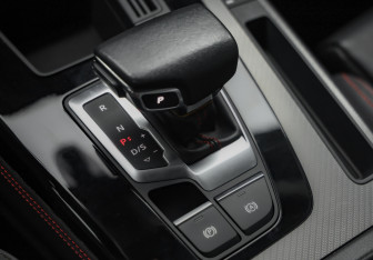 Подержанный автомобиль Audi Q5 2021 года (22 фото)