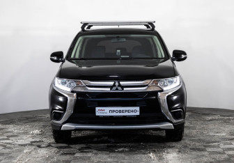 Подержанный автомобиль Mitsubishi Outlander 2016 года (2 фото)