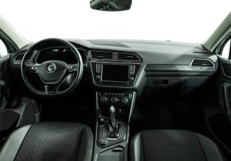 Подержанный автомобиль Volkswagen Tiguan 2016 года (13 фото)