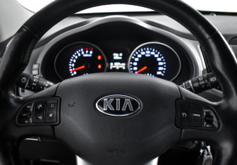 Подержанный автомобиль Kia Sportage 2015 года (17 фото)
