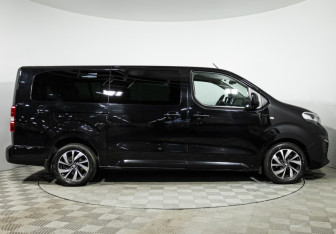 Подержанный автомобиль Peugeot Traveller 2019 года (4 фото)