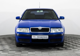 Подержанный автомобиль Skoda Octavia Liftback 2006 года (2 фото)