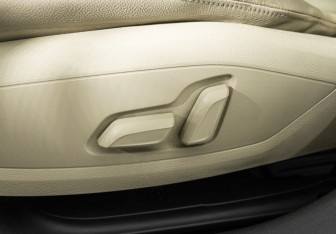 Подержанный автомобиль Audi A4 Sedan 2016 года (17 фото)