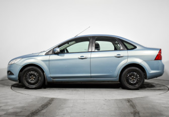 Подержанный автомобиль Ford Focus Sedan 2008 года (8 фото)
