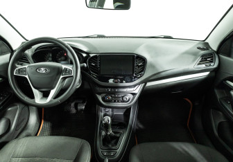 Подержанный автомобиль LADA (ВАЗ) Vesta Sedan 2018 года (13 фото)