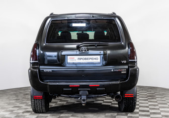 Подержанный автомобиль Toyota 4Runner 2009 года (6 фото)