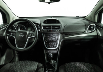 Подержанный автомобиль Opel Mokka 2014 года (13 фото)