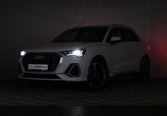 Подержанный автомобиль Audi Q3 2020 года (23 фото)