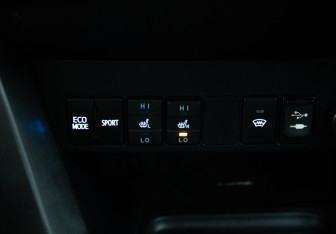 Подержанный автомобиль Toyota RAV4 2019 года (17 фото)