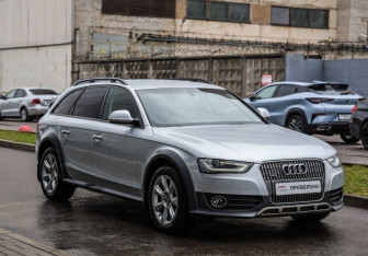 Подержанный автомобиль Audi A4 allroad 2012 года (5 фото)