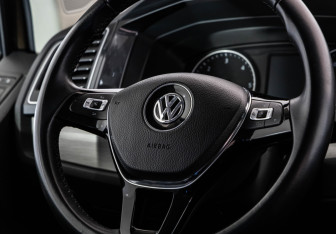 Подержанный автомобиль Volkswagen Caravelle 2019 года (11 фото)