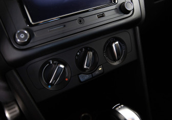 Подержанный автомобиль Volkswagen Polo Hatchback 2012 года (14 фото)