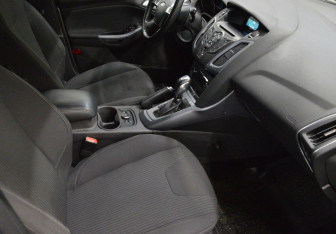 Подержанный автомобиль Ford Focus Wagon 2013 года (12 фото)