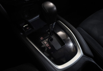 Подержанный автомобиль Nissan X-Trail 2016 года (16 фото)