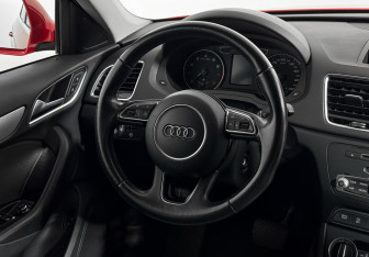 Подержанный автомобиль Audi Q3 2016 года (17 фото)