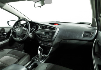 Подержанный автомобиль Kia Ceed Hatchback 2017 года (9 фото)