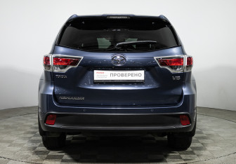Подержанный автомобиль Toyota Highlander 2014 года (6 фото)