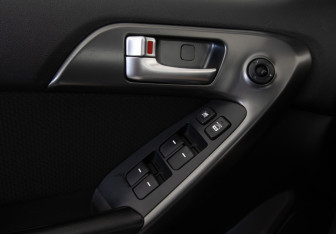 Подержанный автомобиль Kia Cerato Sedan 2009 года (18 фото)
