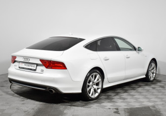 Подержанный автомобиль Audi A7 2013 года (5 фото)
