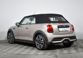 Подержанный автомобиль MINI Hatch 2022 года (7 фото)