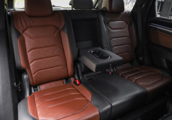 Подержанный автомобиль Volkswagen Touareg 2018 года (33 фото)