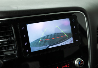 Подержанный автомобиль Mitsubishi Outlander 2021 года (15 фото)