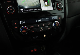 Подержанный автомобиль Nissan X-Trail 2021 года (17 фото)