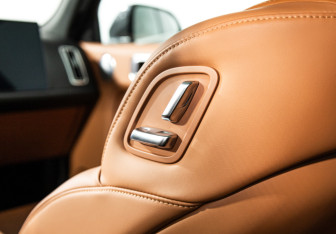 Подержанный автомобиль LiXiang L7 2024 года (16 фото)