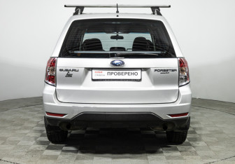 Подержанный автомобиль Subaru Forester Suv 2008 года (6 фото)