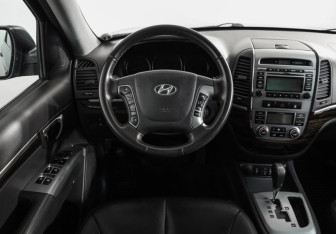 Подержанный автомобиль Hyundai Santa Fe 2010 года (11 фото)