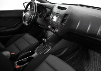 Подержанный автомобиль Kia Cerato Sedan 2014 года (13 фото)