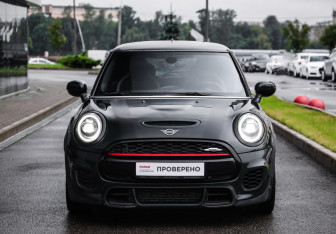 Подержанный автомобиль MINI Hatch 2020 года (4 фото)