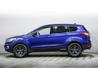 Подержанный автомобиль Ford Kuga 2017 года (8 фото)